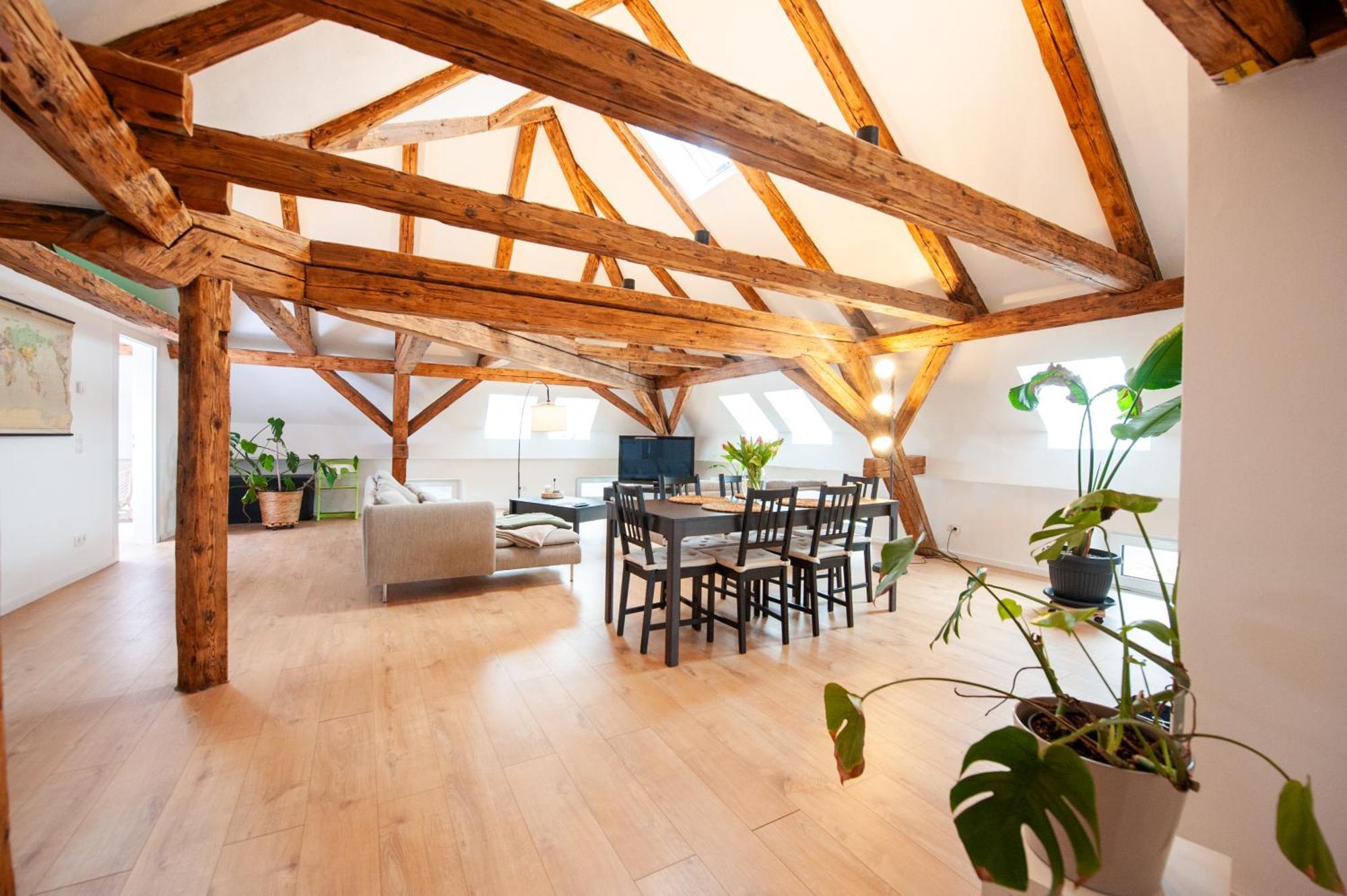 Schlossberg - Ferienwohnung Im Herzen Von Selb Bagian luar foto